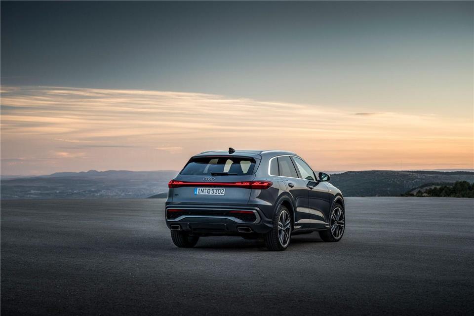 Etwas kleiner, aber etwas praktischer: Der Q5 bietet 520 bis 1.473 Liter Kofferraumvolumen.Audi AG/dpa-tmn