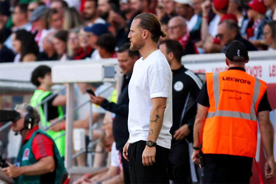 Eugen Polanski sah in Freiburg ein ganz schwaches Spiel seines Teams.Philipp von Ditfurth/dpa