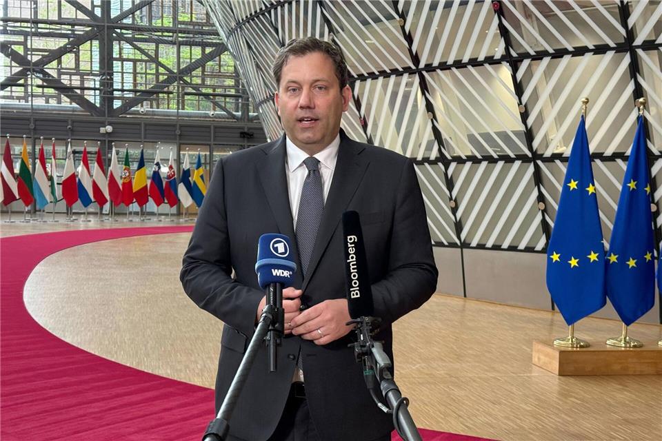 „Europa steht zu den Zusagen und ich erwarte das jetzt von der amerikanischen Seite auch“, sagte Vizekanzler Lars Klingbeil.Ansgar Haase/dpa