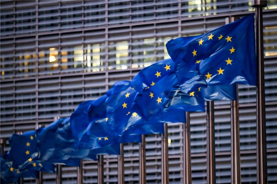 Nächste Europawahl im Juni 2024 Europaflaggen wehen vor dem Sitz der EU-Kommission. Die nächste Europawahl ist für Juni 2024 angesetzt worden.