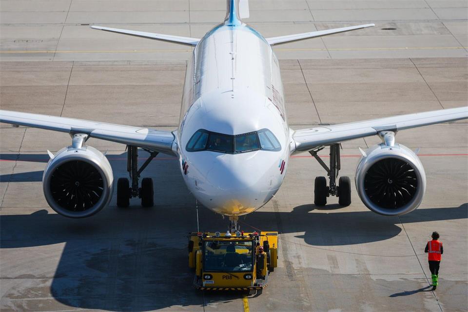 Eurowings fliegt bald wieder nach Dubai, unter anderem von Stuttgart. (Foto: Illustration) Christoph Schmidt/dpa