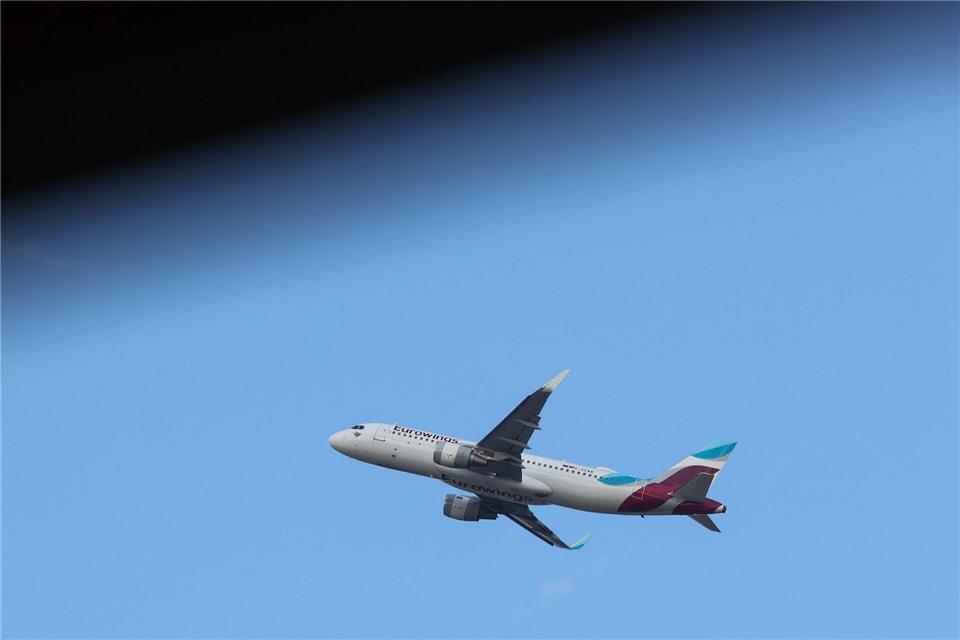 Eurowings will wieder ab Hamburg nach Israel fliegen. (Archivbild) Bodo Marks/dpa