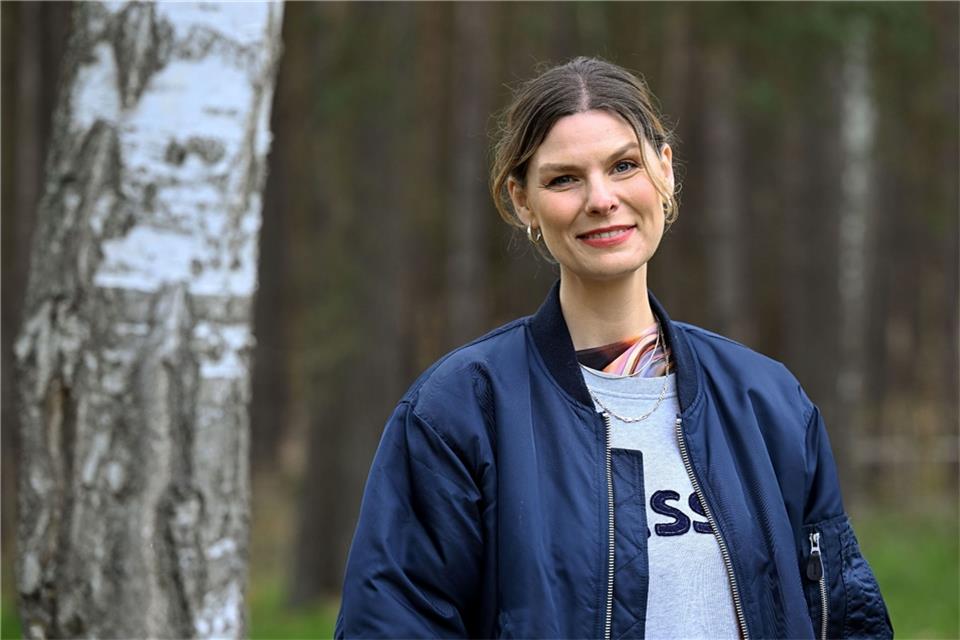 Eva Briegel ist Sängerin von der Band Juli. Das Album neue Album der Band, mit dem Namen „Der Sommer ist vorbei“, erscheint am 28.04.2023.