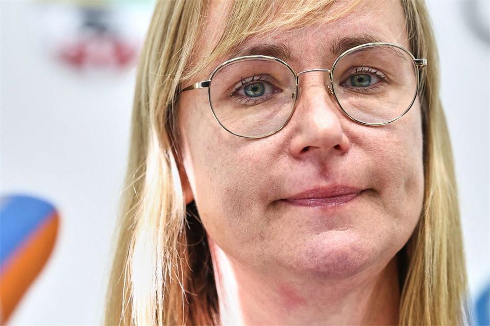 Eva von Angern von den Linken wird als Alterspräsidentin die erste Landtagssitzung eröffnen und die Wahl des Präsidenten leiten.Jan Woitas/dpa