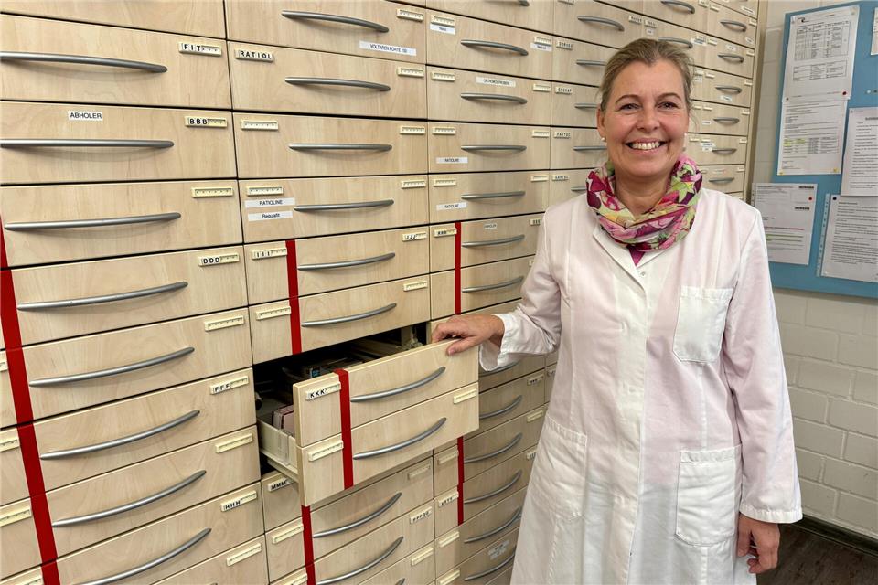 Evelyn Schulz-Geldmacher in ihrer Cordula-Apotheke in Gemen.
