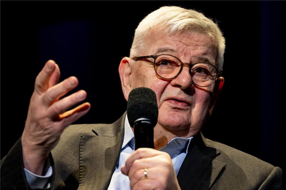 Ex-Außenminister Joschka Fischer warnt davor, dass die deutsche Aufrüstung bei den europäischen Nachbarn alte Ängste wecken dürfte (Archivbild). Fabian Sommer/dpa