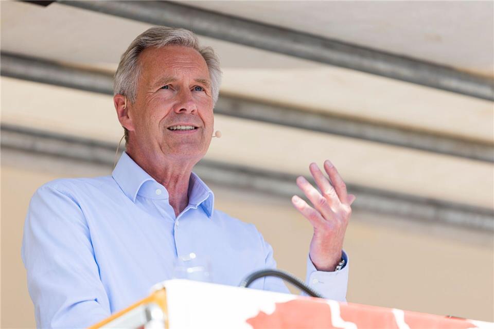 Ex-Bundespräsident Wulff ruft junge Leute zum Politikmachen auf. Michael Matthey/dpa