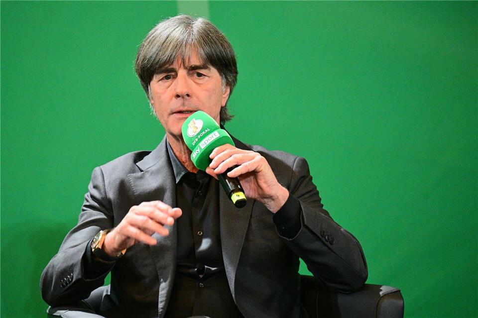 Ex-Bundestrainer Joachim Löw hofft auf einen BVB-Patzer im Saisonfinale der Fußball-Bundesliga.Sebastian Gollnow/dpa