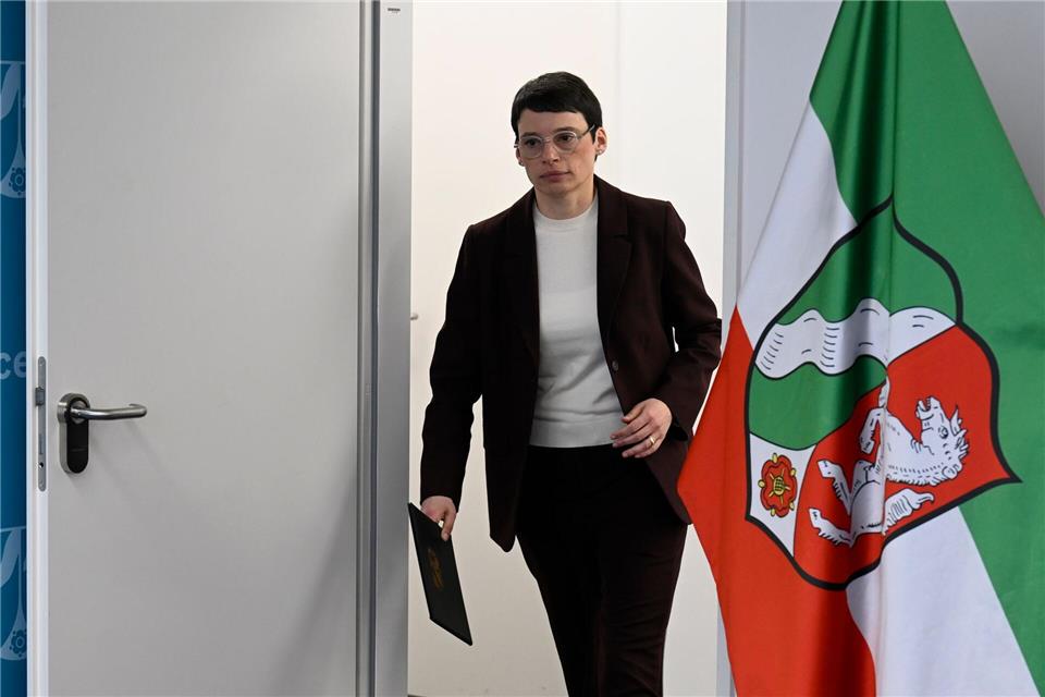 Ex-Flüchtlingsministerin Josefine Paul (Grüne) soll am 6. März im Untersuchungsausschuss aussagen. (Archivbild)Roberto Pfeil/dpa