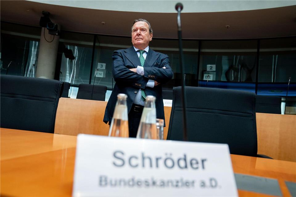 Ex-Kanzler Gerhard Schröder soll per Video zugeschaltet werden. (Archivbild)Kay Nietfeld/dpa