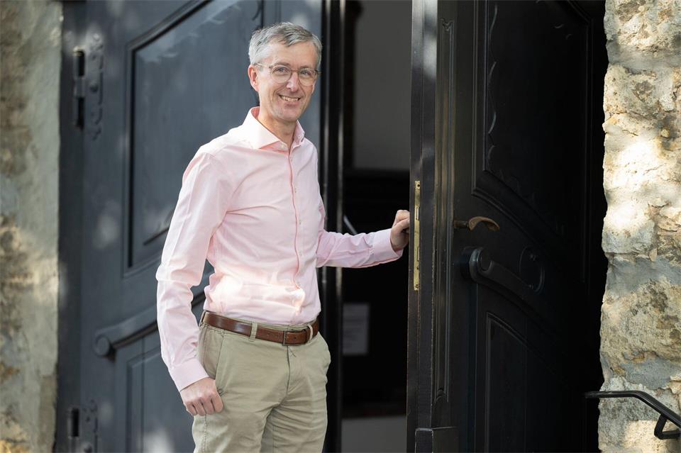 Ex-Pfarrer Jung hatte mit dem Zölibat gehadert und ist mittlerweile verheiratet. (Archivbild)Boris Roessler/dpa