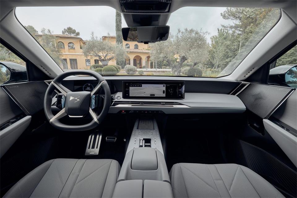 Exaltiertes Interieur: Im Innenraum hatten die Designer offensichtlich viel Spielraum.DS Automobiles/dpa-tmn