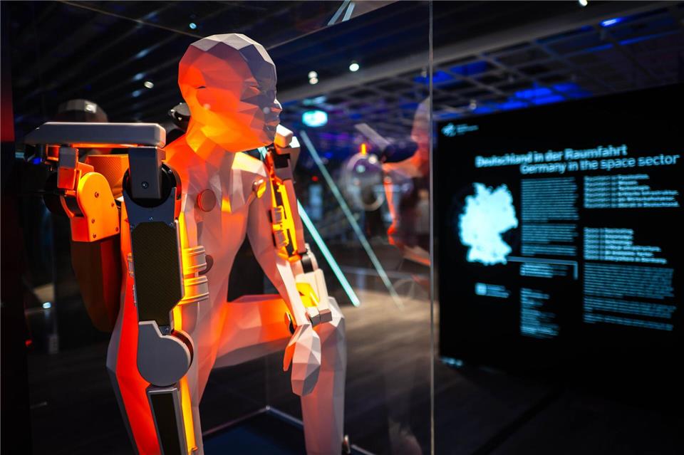 Exoskelett für AstronautentrainingSina Schuldt/dpa