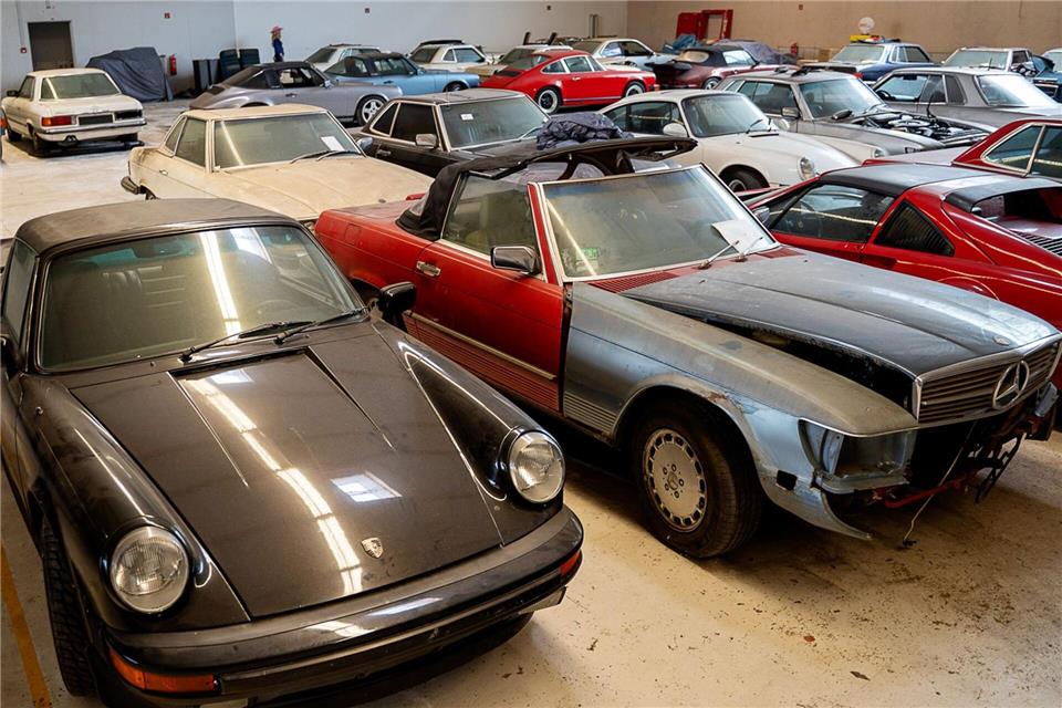 Exotische Oldtimer wechselten bei der Auktion ihren Besitzer.Jörn Hüneke/dpa