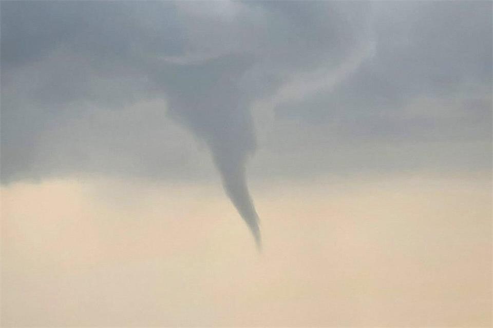 Experten beim Deutschen Wetterdienst haben noch kein Urteil gefällt, ob im Ilm-Kreis ein Tornado gewütet hat. (Symbolbild) Sebastian Hansen/Blaulichtrheinlandnrw/dpa