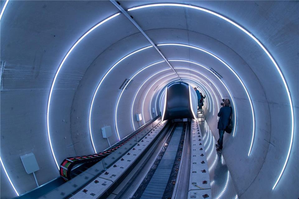 Experten der Boston Consulting Group sehen im Aufbau eines Hyperloop-Industriesystems ein Zukunftsfeld für die deutsche Wirtschaft. Peter Kneffel/dpa