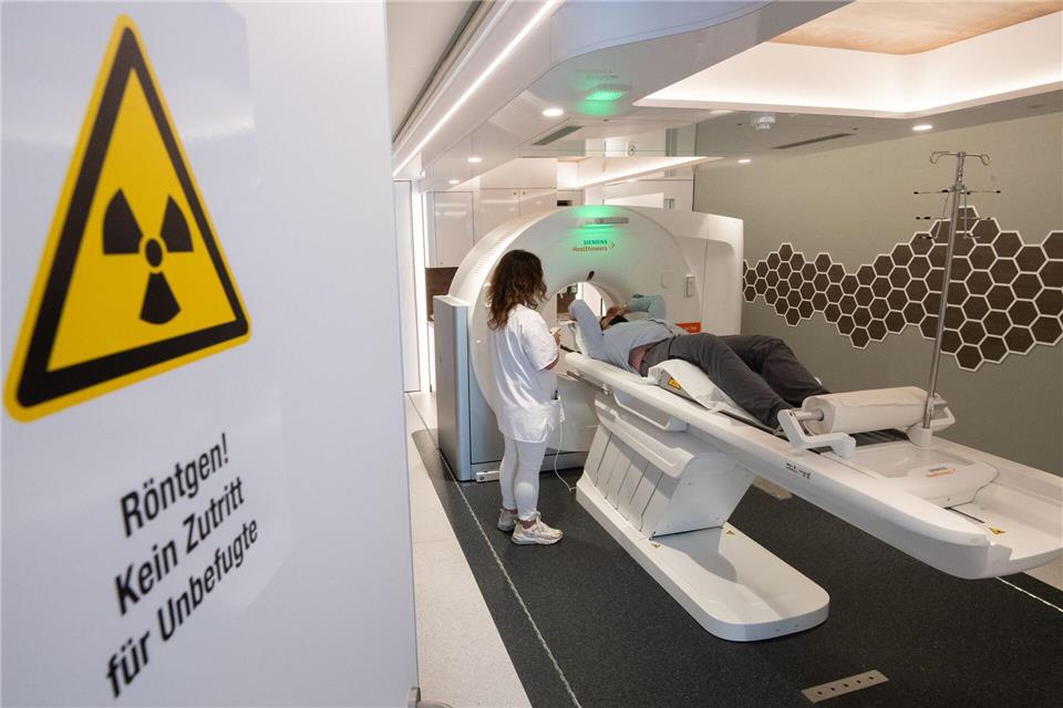 Experten zufolge gibt es schätzungsweise 2 Millionen Menschen in Deutschland, auf die die Kriterien zutreffen. (Symbolbild).Julian Stratenschulte/dpa