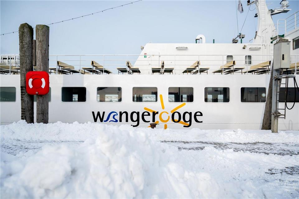 Extremes Winterwetter herrscht auch auf der Insel Wangerooge. Hauke-Christian Dittrich/dpa