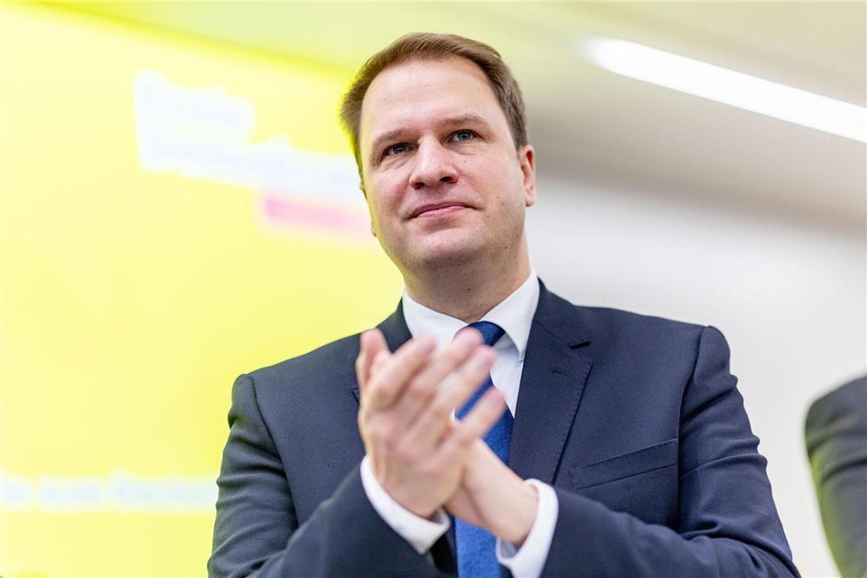 FDP-Landeschef Christopher Vogt räumt ein, dass seiner Partei der Bundestrend im Norden zu schaffen mache. (Archivbild)Axel Heimken/dpa