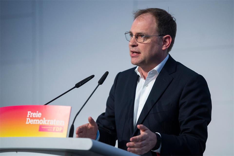 FDP-Spitzenkandidat Christoph Meyer wollte bei einer Wahl-Diskussion in einer Moschee auch über Islamismus sprechen. (Archivbild)Christophe Gateau/dpa