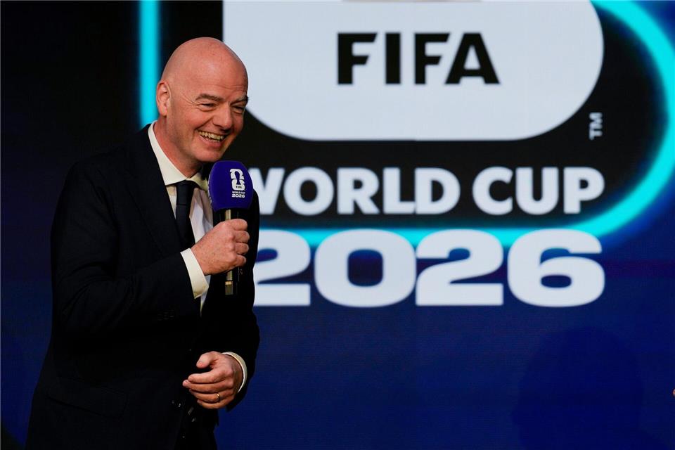 FIFA-Präsident Gianni Infantino bei einer Pressekonferenz zur WM 2026. (Archivbild)Chris Carlson/AP/dpa
