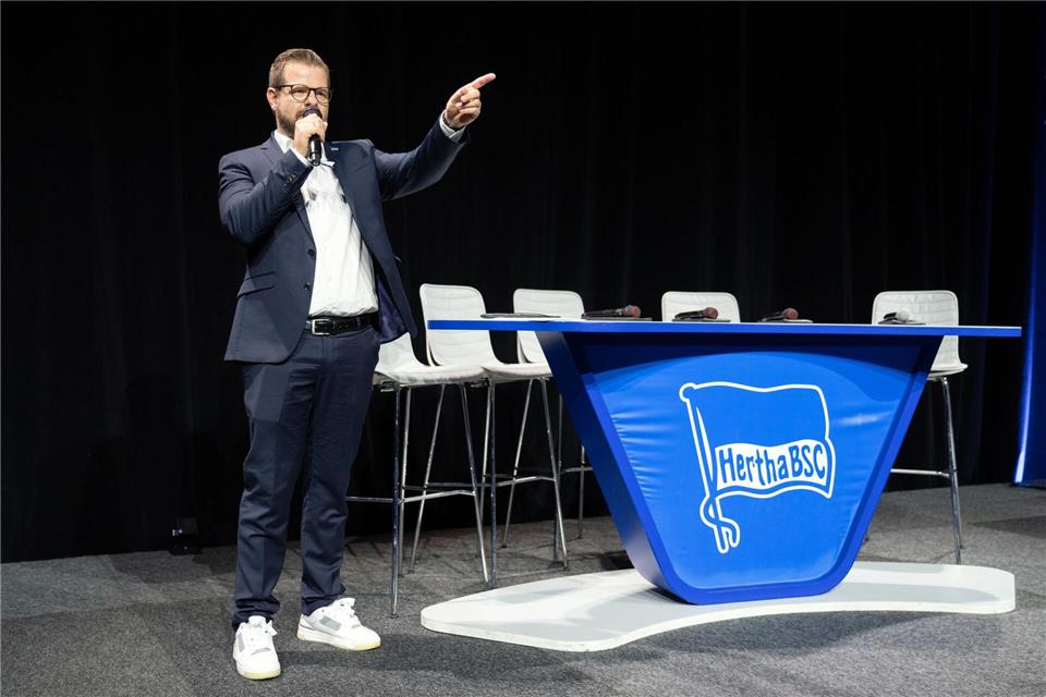 Drescher neuer Hertha-Präsident - Dardai mit neuer Aufgabe Fabian Drescher erhielt nach seiner Rede Standing Ovations.Soeren Stache/dpa