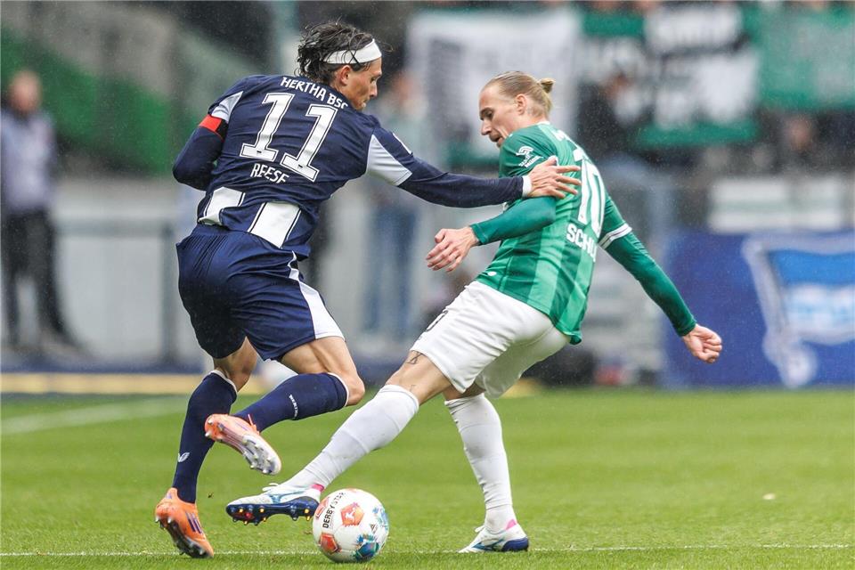 Fabian Reese (l) leitete viele gefährliche Situation ein.Andreas Gora/dpa