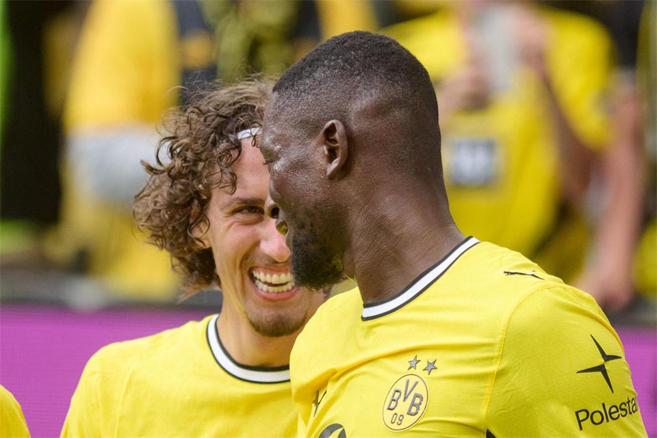 Fábio Silva (l) und Serhou Guirassy verstehen sich auf dem Platz prächtig.Bernd Thissen/dpa