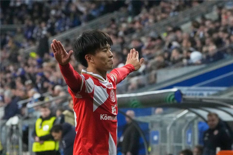 Fällt gegen Leipzig möglicherweise aus: Sota Kawasaki von Mainz 05. (Archivbild) Czarek Sokolowski/AP/dpa