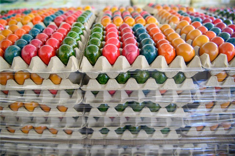 Färbereien kaufen vor Ostern viele Eier. Das verstärkt den Engpass. (Symbolbild)Klaus-Dietmar Gabbert/dpa