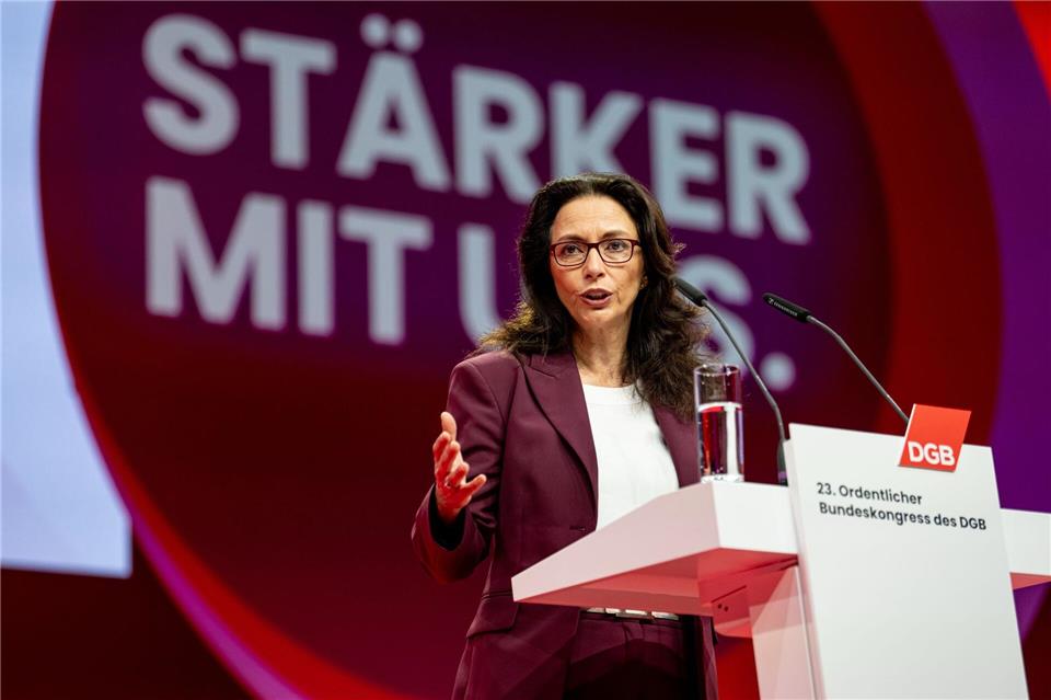 Fahimi sprach sich dafür aus, auch Privatversicherte an der Finanzierung der Krankenkosten von Bürgergeldbeziehern zu beteiligen, für die derzeit die gesetzliche Krankenversicherung mit Milliardensummen mit aufkommt.Fabian Sommer/dpa