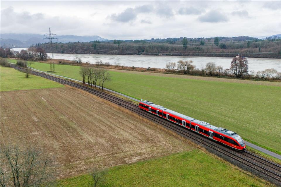 Fahrgäste der Hochrheinbahn müssen sich auf Einschränkungen einstellen. (Archivbild) Philipp von Ditfurth/dpa
