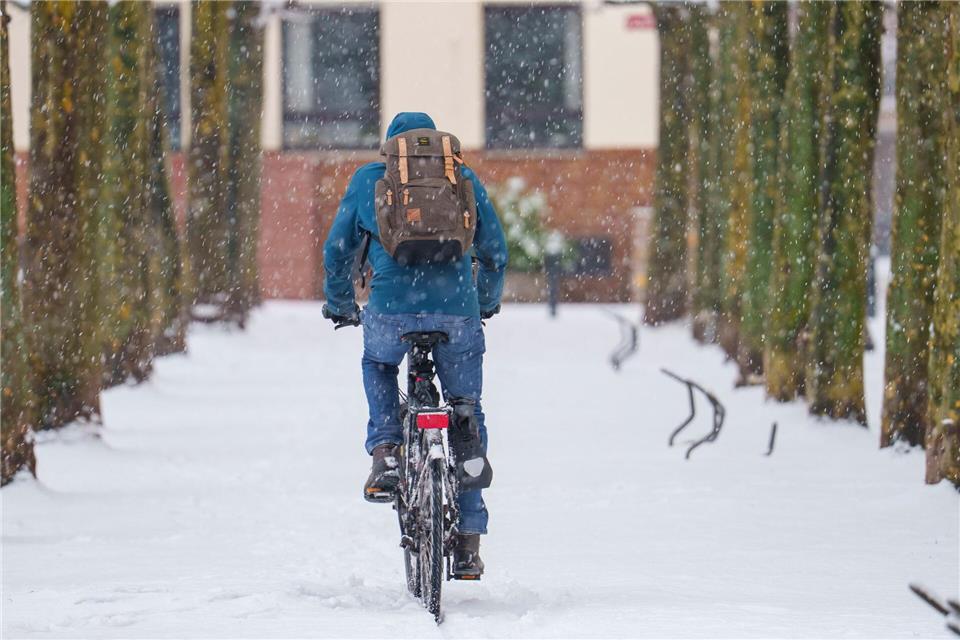 Fahrradfahrer mussten aufpassen.Andreas Arnold/dpa