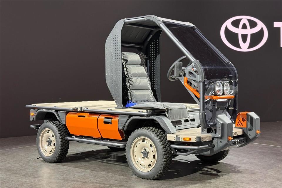 Diese Highlights der Japan Mobility Show müssen Sie kennen Fahrzeug aus dem Baukasten: Der IMV Origin von Toyota ist nur ein Grundgerüst und kann von den Kunden individuell auf- und ausgebaut werden.Thomas Geiger/dpa-tmn