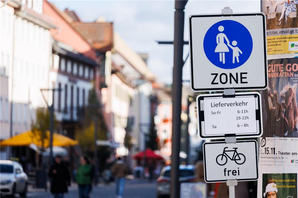 Fahrzeugführer müssen in Fußgängerzonen besonders vorsichtig sein und Gefährdungen von Kindern und anderen schutzbedürftigen Personen ausschließen.picture alliance/dpa