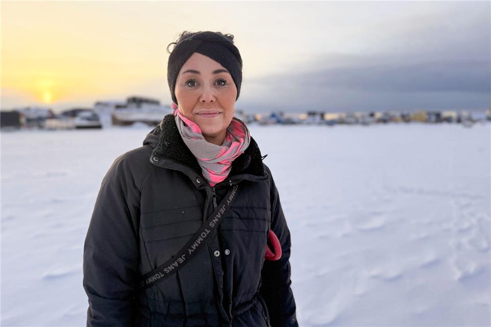 Falls die Amerikaner in Grönland einmarschieren, weiß Tillie Martinussen genau, was sie macht. Julia Wäschenbach/dpa