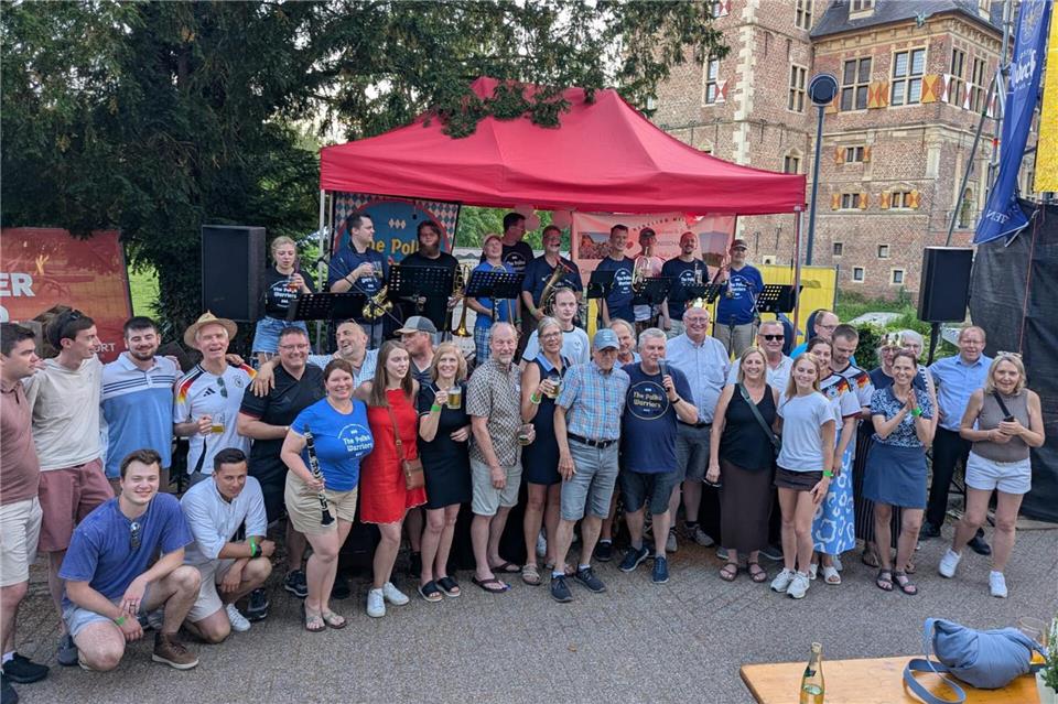 Familie Hater hatte Besuch von Angehörigen aus den USA, die die Polka Warriors nach Raesfeld mitgebracht hatten.