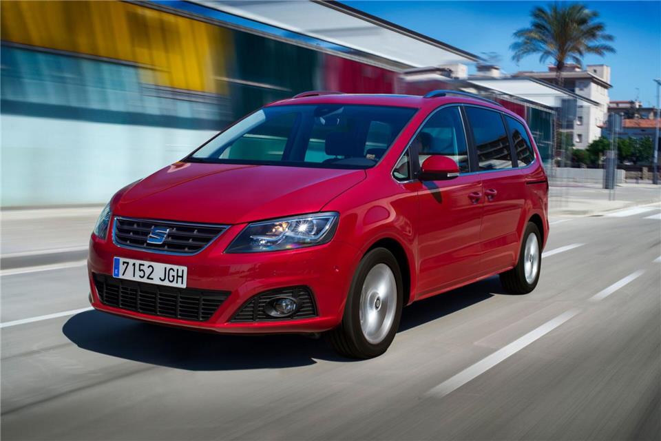 Familie auf großer Fahrt? Wer viel Platzbedarf für Insassen und Gepäck hat, kann über den Seat Alhambra nachdenken, sollte aber durchaus ein paar Dinge beachten.Seat/dpa-tmn