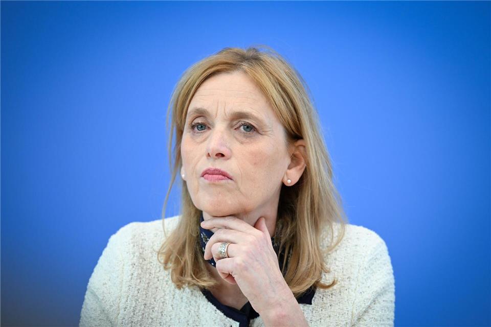 Familienministerin Prien muss in ihrem Etat sparen. (Archivbild)Soeren Stache/dpa