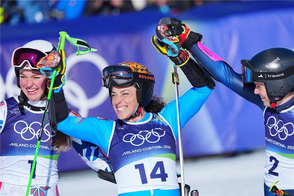 Famoses Comeback: Federica Brignone (M) überraschte nach ihrer langen Zwangspause.Michael Kappeler/dpa