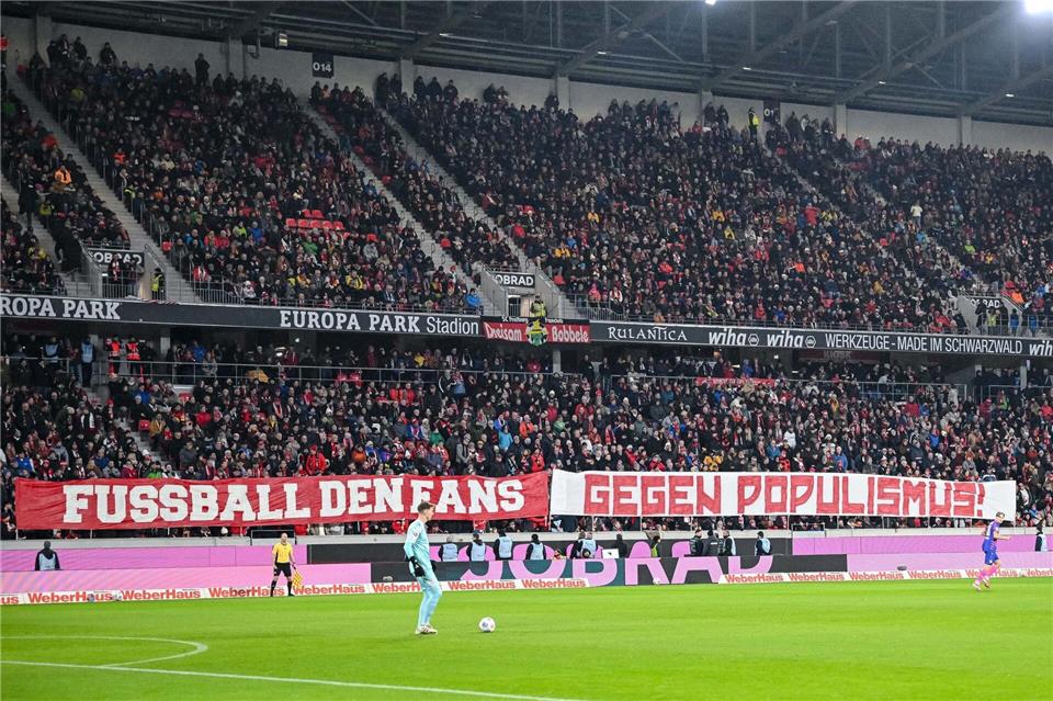 Fanprotest beim Bundesliga-Spiel SC Freiburg gegen Mainz 05.Harry Langer/dpa