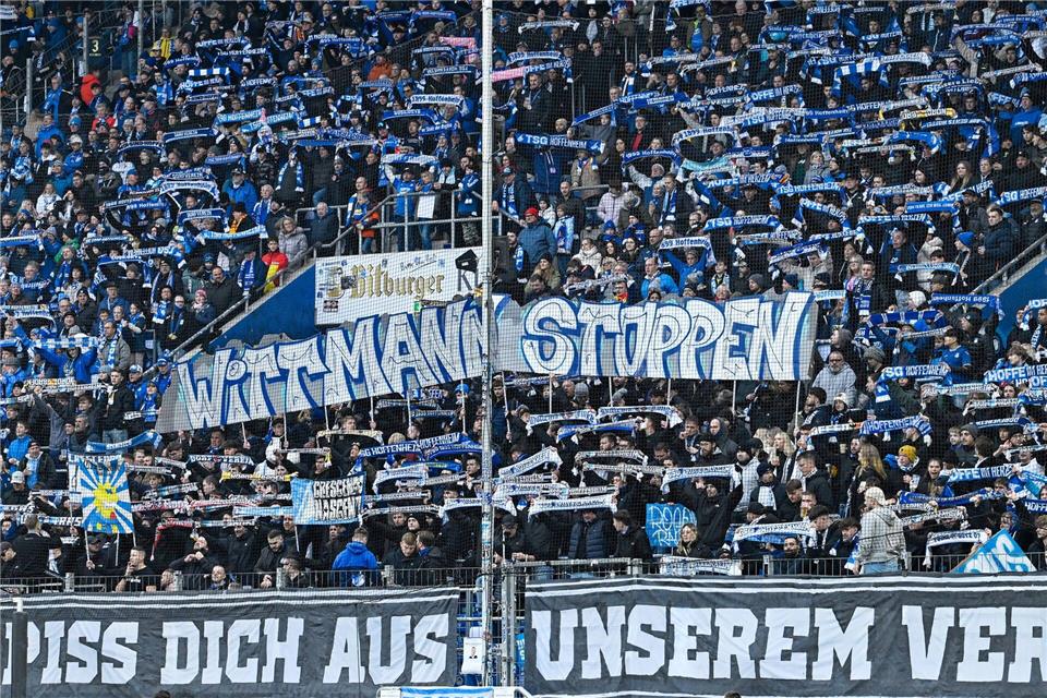 Fanproteste bei der TSG Hoffenheim gegen Spielerberater Roger WittmannUwe Anspach/dpa