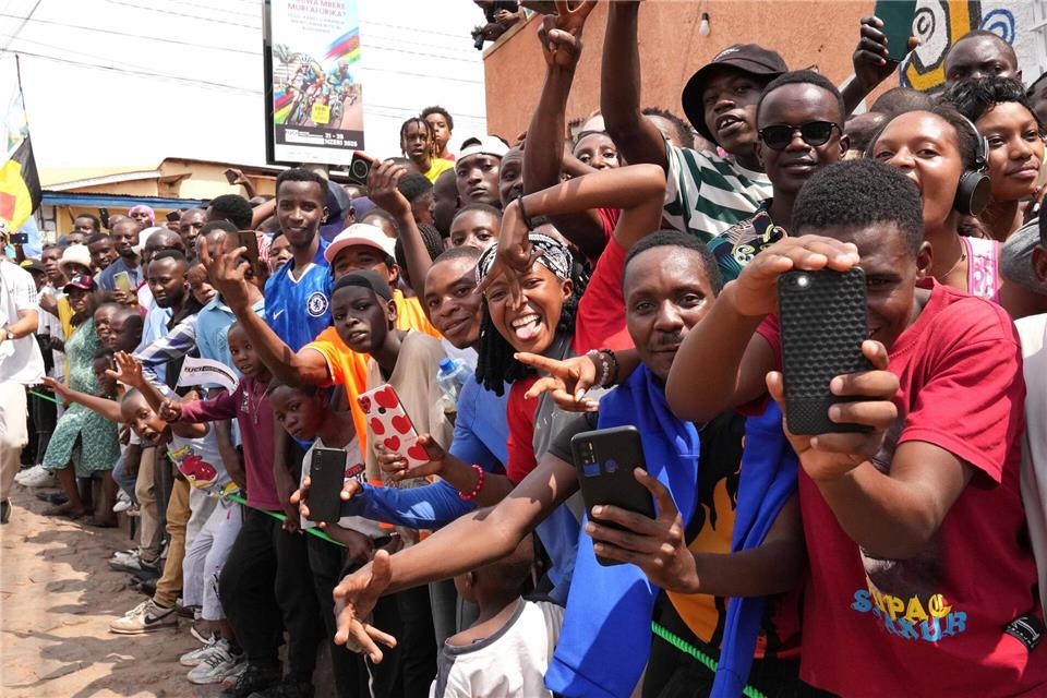 Fans während der WM in Ruanda. Jerome Delay/AP/dpa