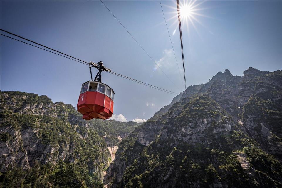 Fast 100 Jahre alt und immer noch verlässlich: Die Predigtstuhlbahn fährt unbeirrt im Berchtesgadener Land.Thomas Kujat/Predigtstuhlbahn/dpa-tmn