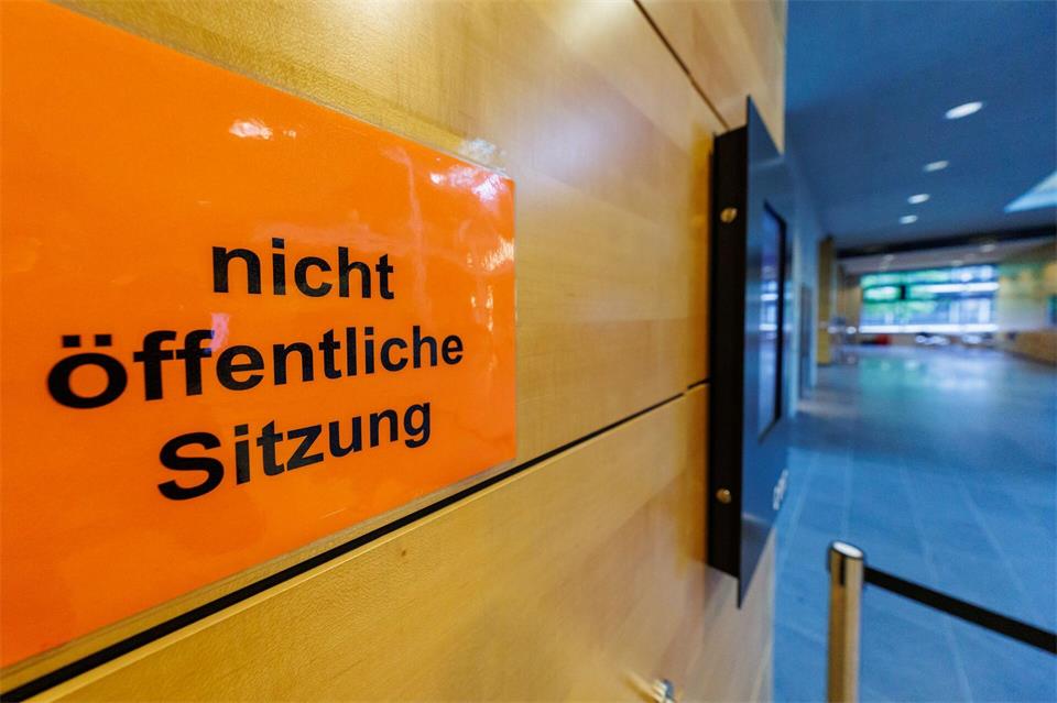 Fast 33 Jahre nach dem gewaltsamen Tod eines Mädchens in Unterfranken wird vor dem Landgericht Würzburg das Urteil gesprochen. (Symbolbild)Daniel Karmann/dpa