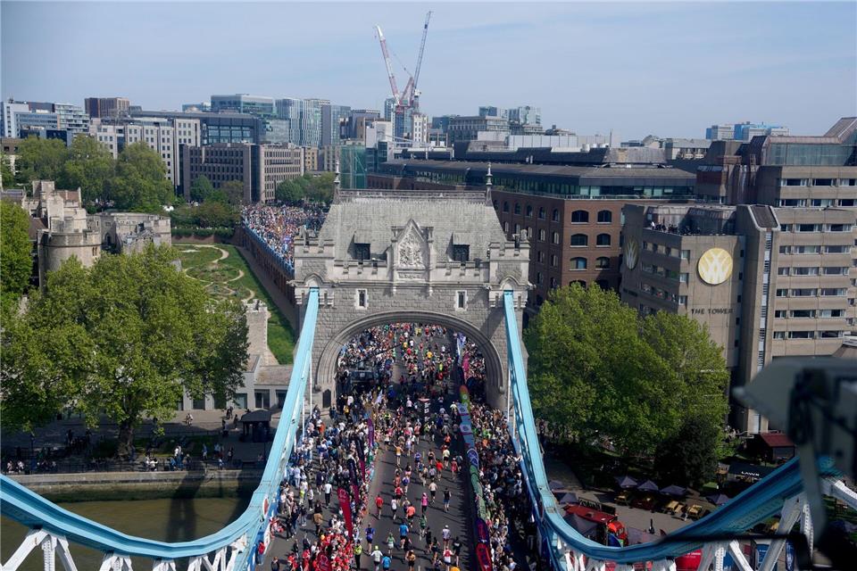 Fast 60.000 Läufer nahmen in diesem Jahr am London-Marathon teil. (Archivbild)Jonathan Brady/PA Wire/dpa