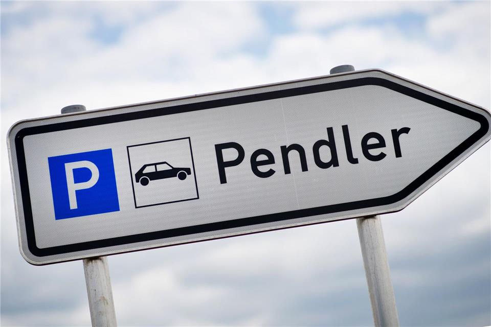 Fast Hälfte-Hälfte: In Sachsen arbeiten beinahe so viele sozialversicherungspflichtige Beschäftigte in ihren Heimatgemeinden, wie außerhalb davon. (Symbolbild)David-Wolfgang Ebener/dpa