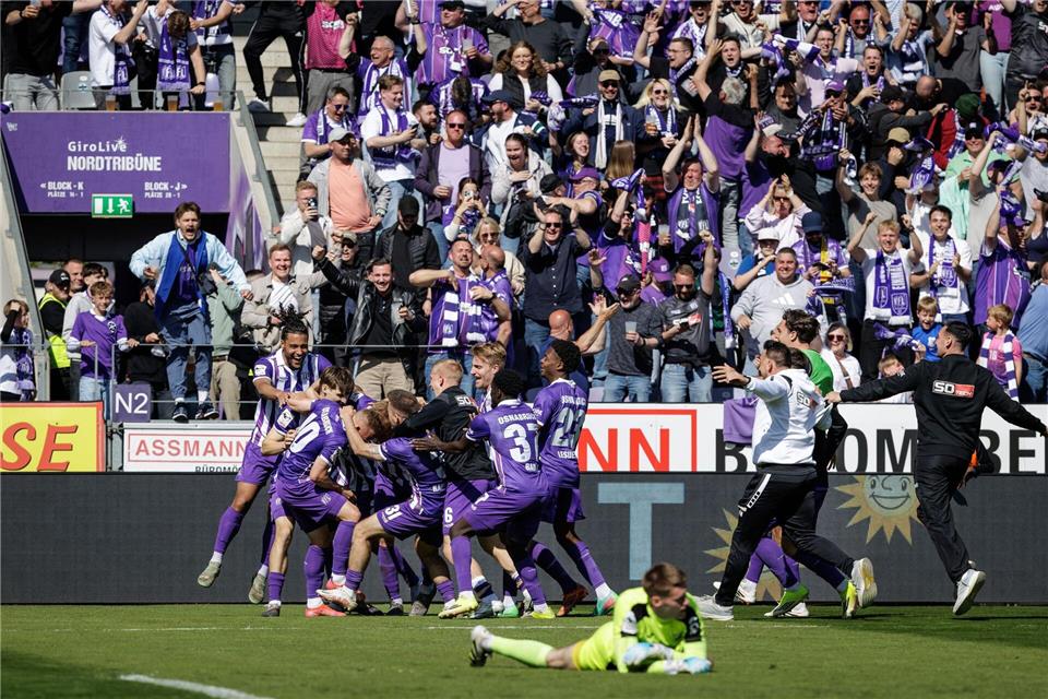 Fast am Ziel: Osnabrücker Jubel nach dem Siegtor gegen Verl.David Ebener/dpa