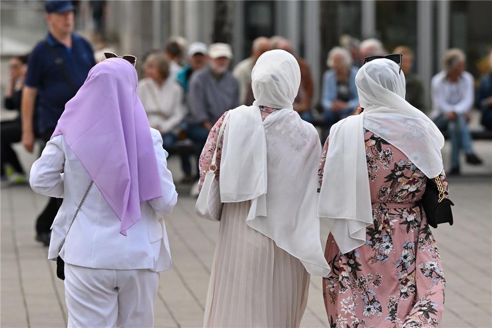 Fast tausend Vorfälle, die sich gegen Muslime oder muslimische Institutionen in Berlin richteten, sind von einer Dokumentationsstelle gezählt worden. (Symbolbild)Patrick Pleul/dpa