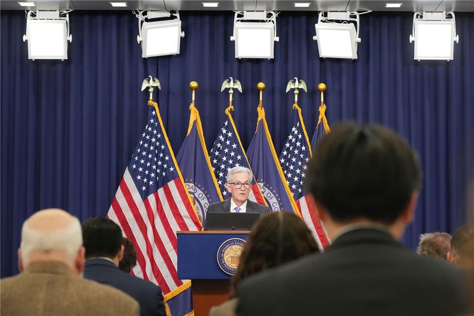 Fed-Chef Jerome Powell sieht keine Änderungen an den Aussichten für Beschäftigung und Inflation seit dem letzten Zinsentscheid.Jacquelyn Martin/AP/dpa